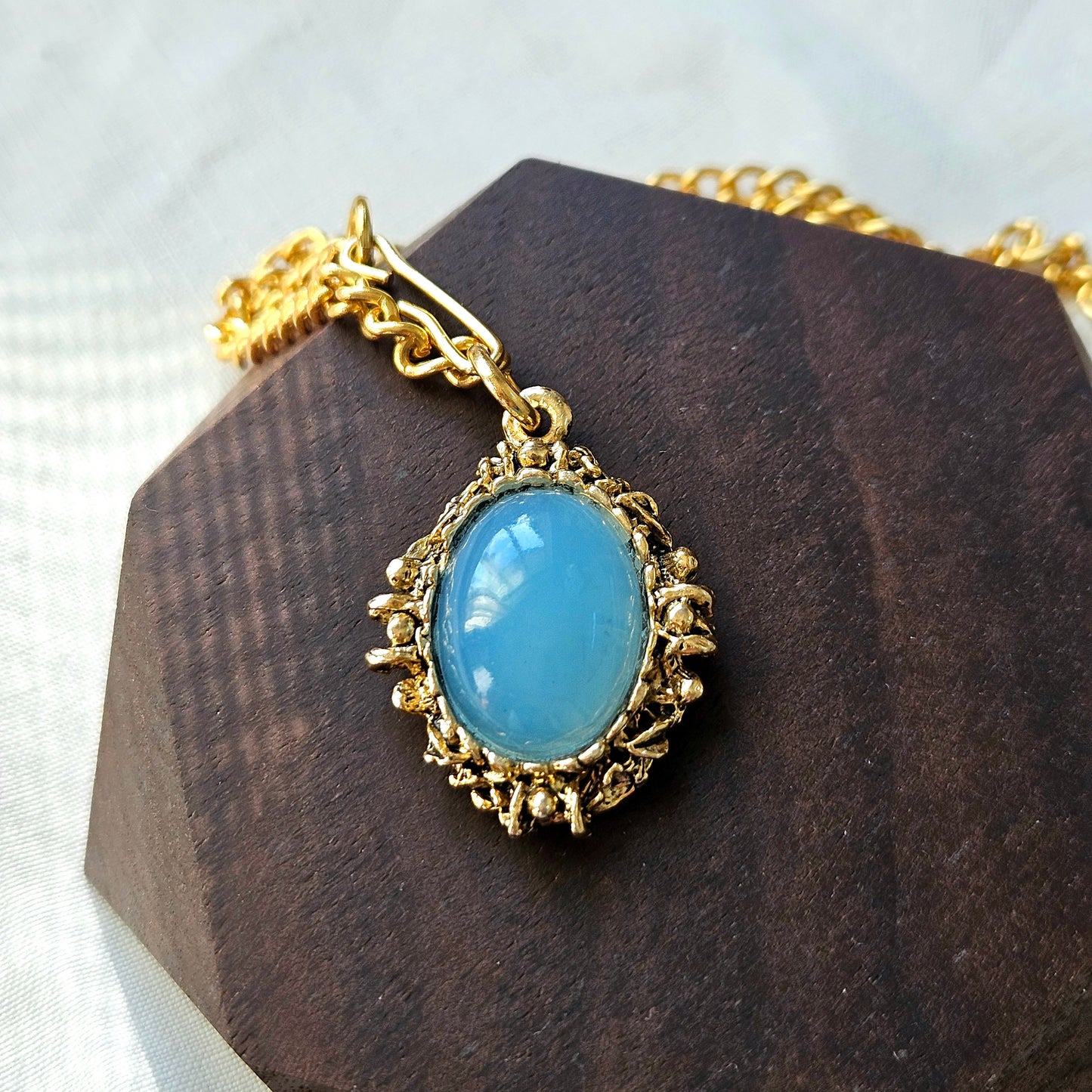 Vintage Gold Tone Blue Chalcedony Pendant Necklace