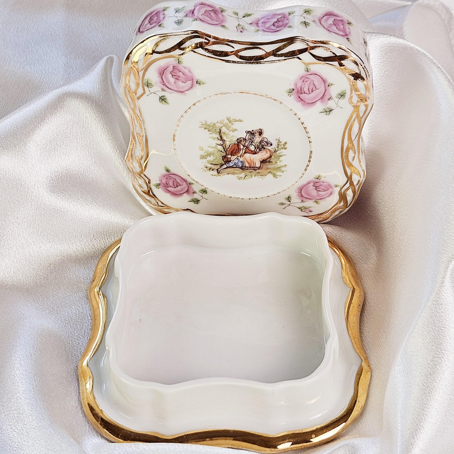 Vintage Cmielow Porcelain Jewelry Box with Romantic Rococo Scene and Rose Motif, Poland