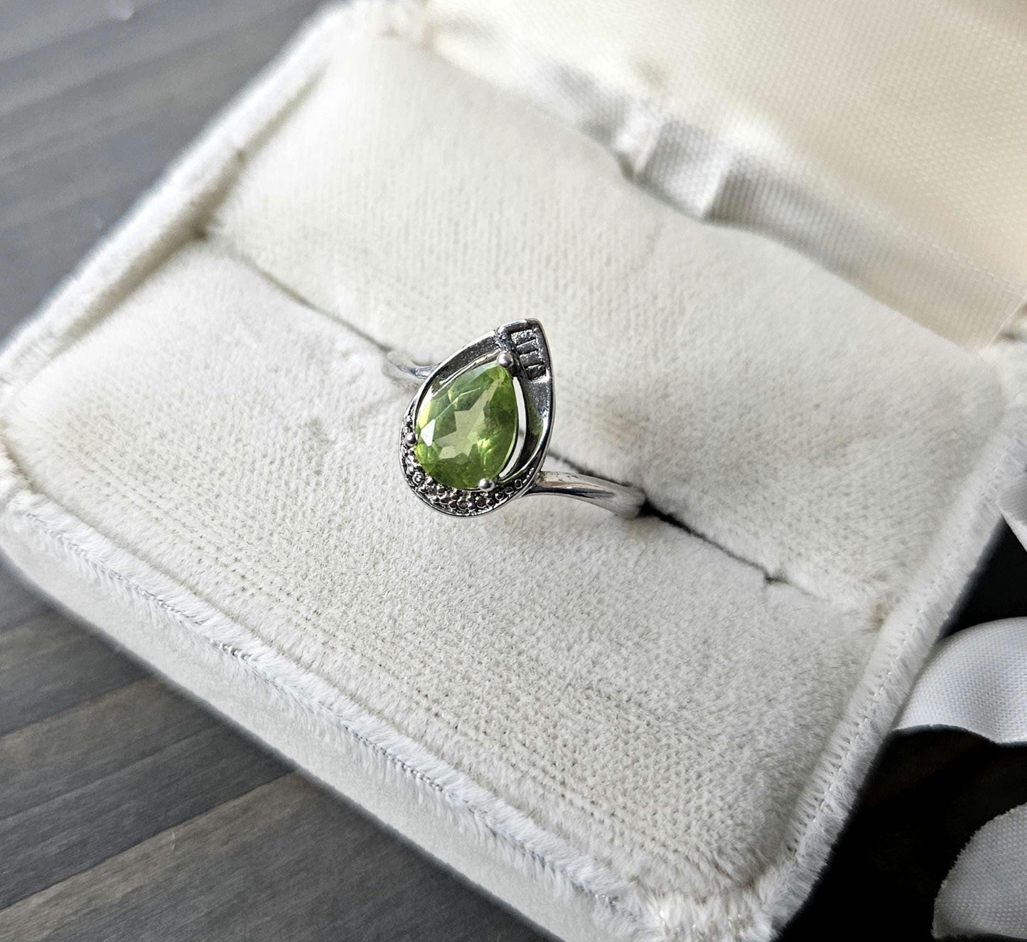 Vintage Peridot Sterling Silver Ring Size 6.75