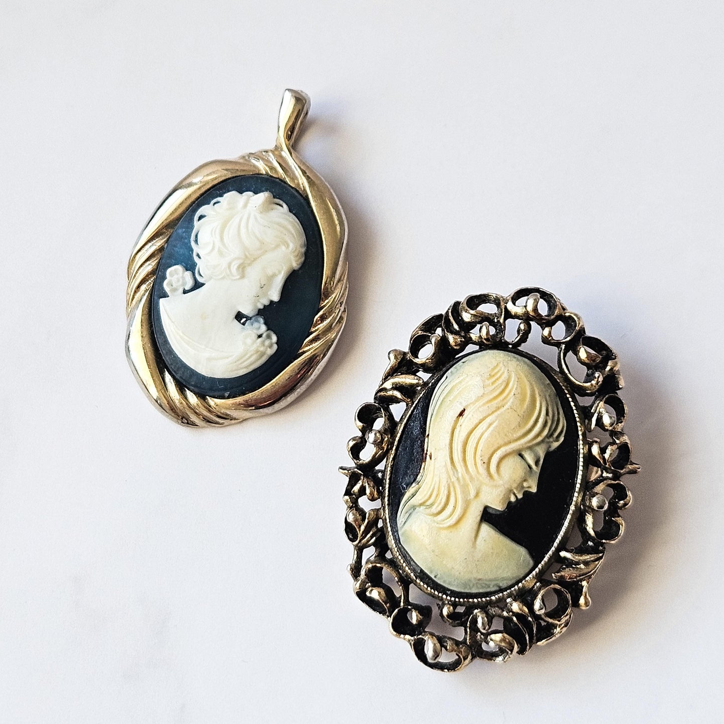 Vintage Cameo Jewelry Set – Gold Tone Brooch & Pendant with Classic Lady Silhouettes, Victorian Style Costume Jewelry