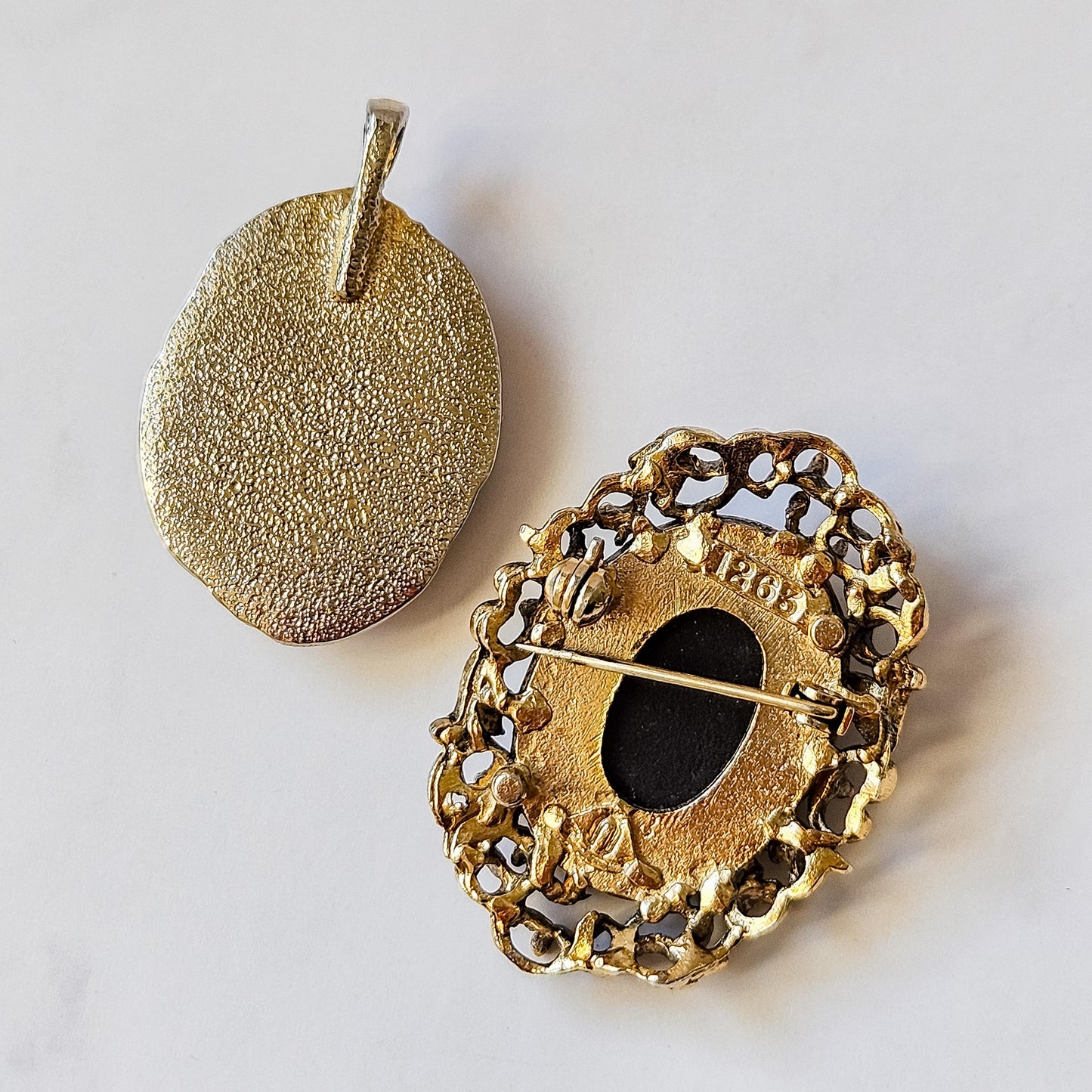 Vintage Cameo Jewelry Set – Gold Tone Brooch & Pendant with Classic Lady Silhouettes, Victorian Style Costume Jewelry