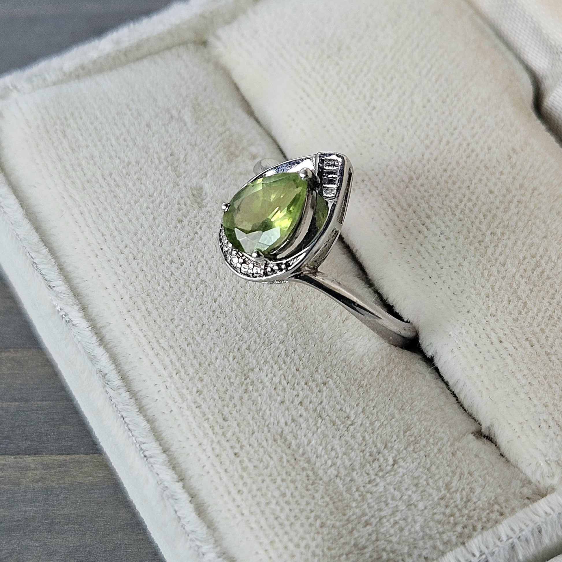 Vintage Peridot Sterling Silver Ring Size 6.75