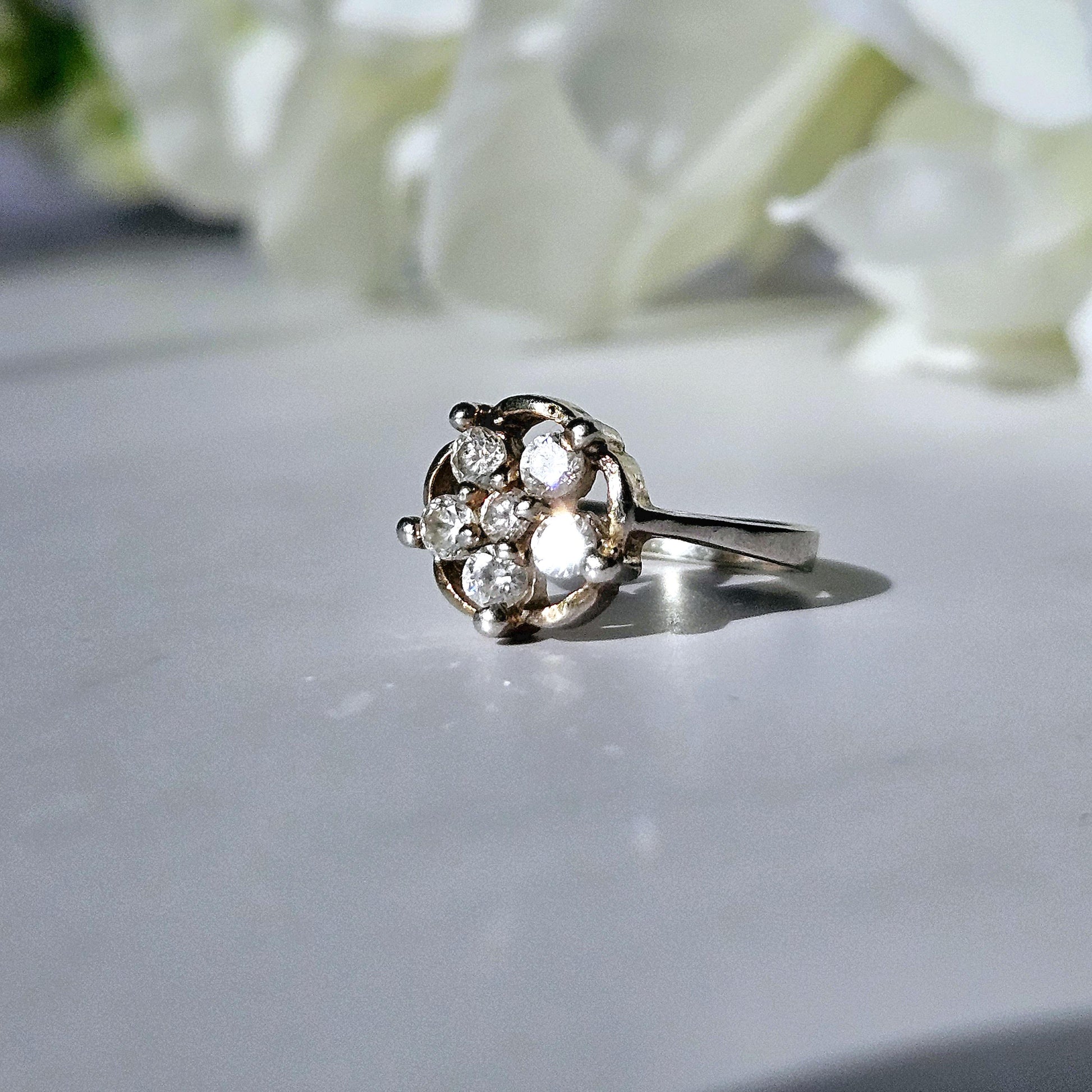 Vintage Cluster Stone Ring – Sterling Silver Floral Design with Round Brilliant Stones, Mid-Century Style, Italy