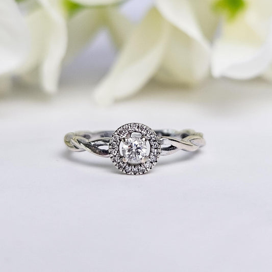 Engagement ring with diamonds 0.12 Carat. T.W. Clarity I - In 10K white gold