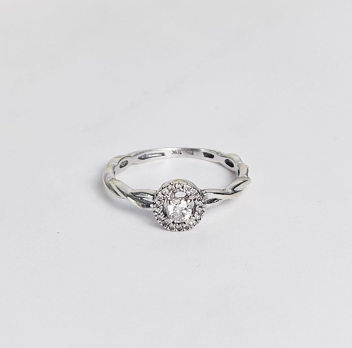 Engagement ring with diamonds 0.12 Carat. T.W. Clarity I - In 10K white gold