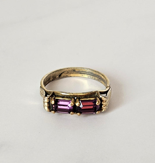 Vintage Purple Baguette Stone Ring – Art Deco Style Gold-Tone Band, Size 6.25